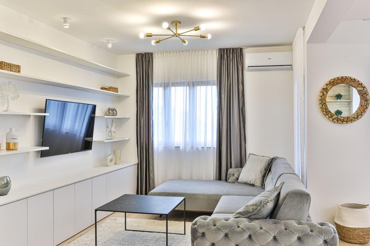 Apartmani Ana คาชเตลา ภายนอก รูปภาพ