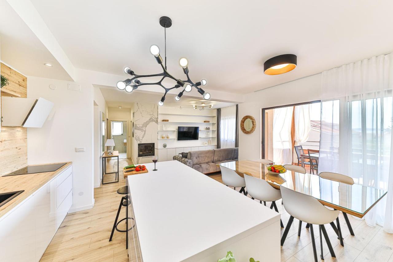Apartmani Ana คาชเตลา ภายนอก รูปภาพ