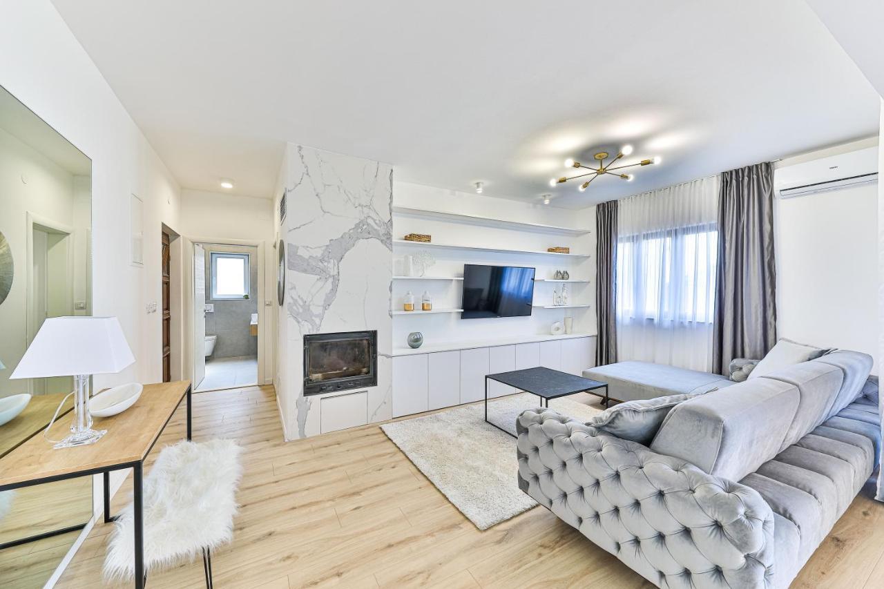 Apartmani Ana คาชเตลา ภายนอก รูปภาพ