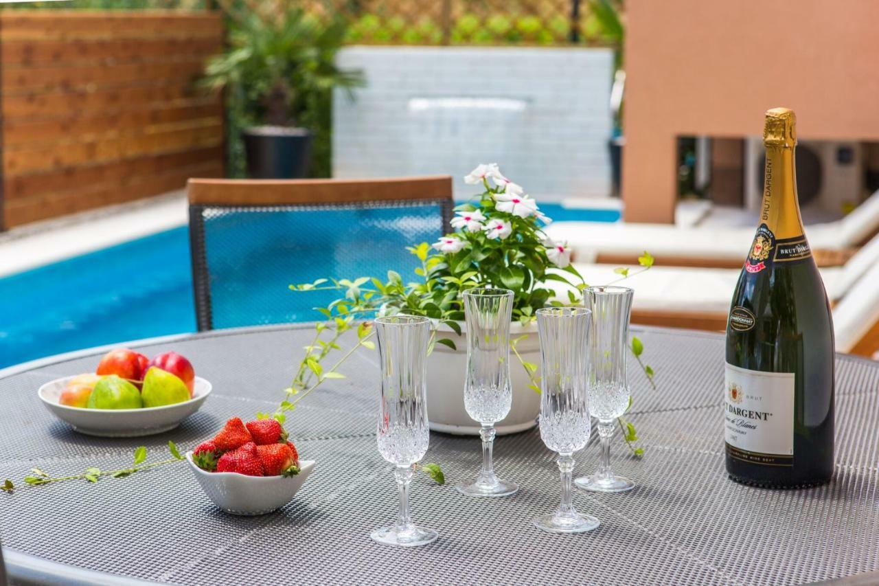Apartmani Ana คาชเตลา ภายนอก รูปภาพ
