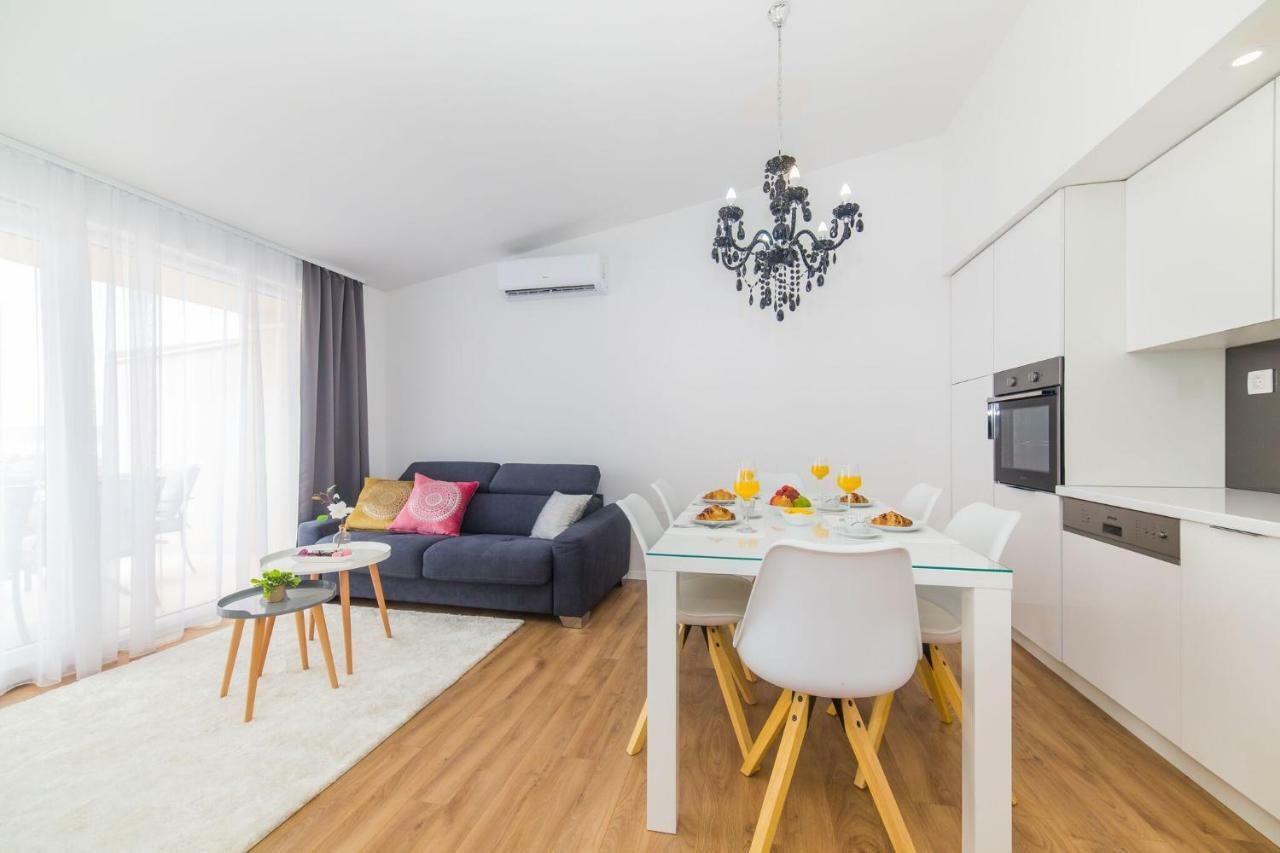 Apartmani Ana คาชเตลา ภายนอก รูปภาพ