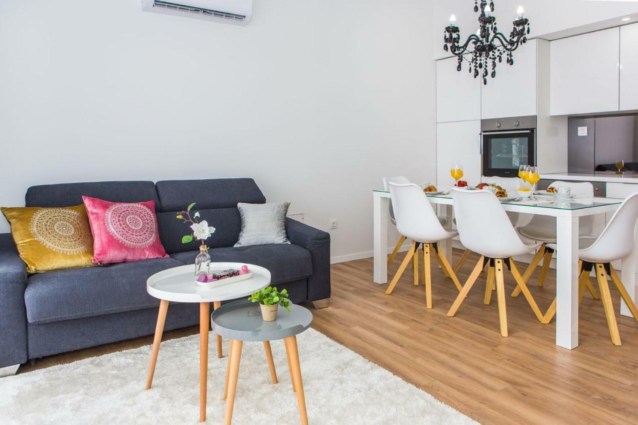 Apartmani Ana คาชเตลา ภายนอก รูปภาพ