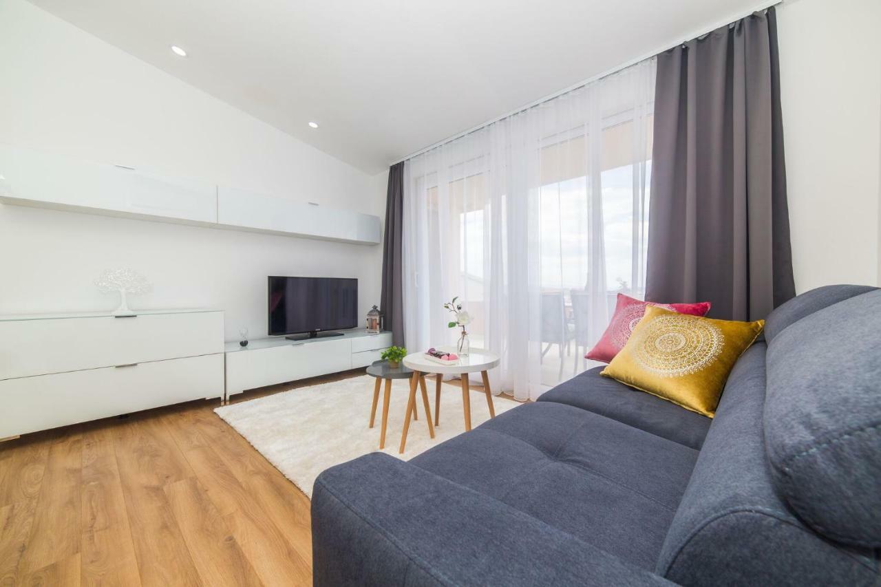 Apartmani Ana คาชเตลา ภายนอก รูปภาพ