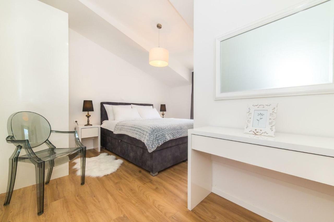 Apartmani Ana คาชเตลา ภายนอก รูปภาพ