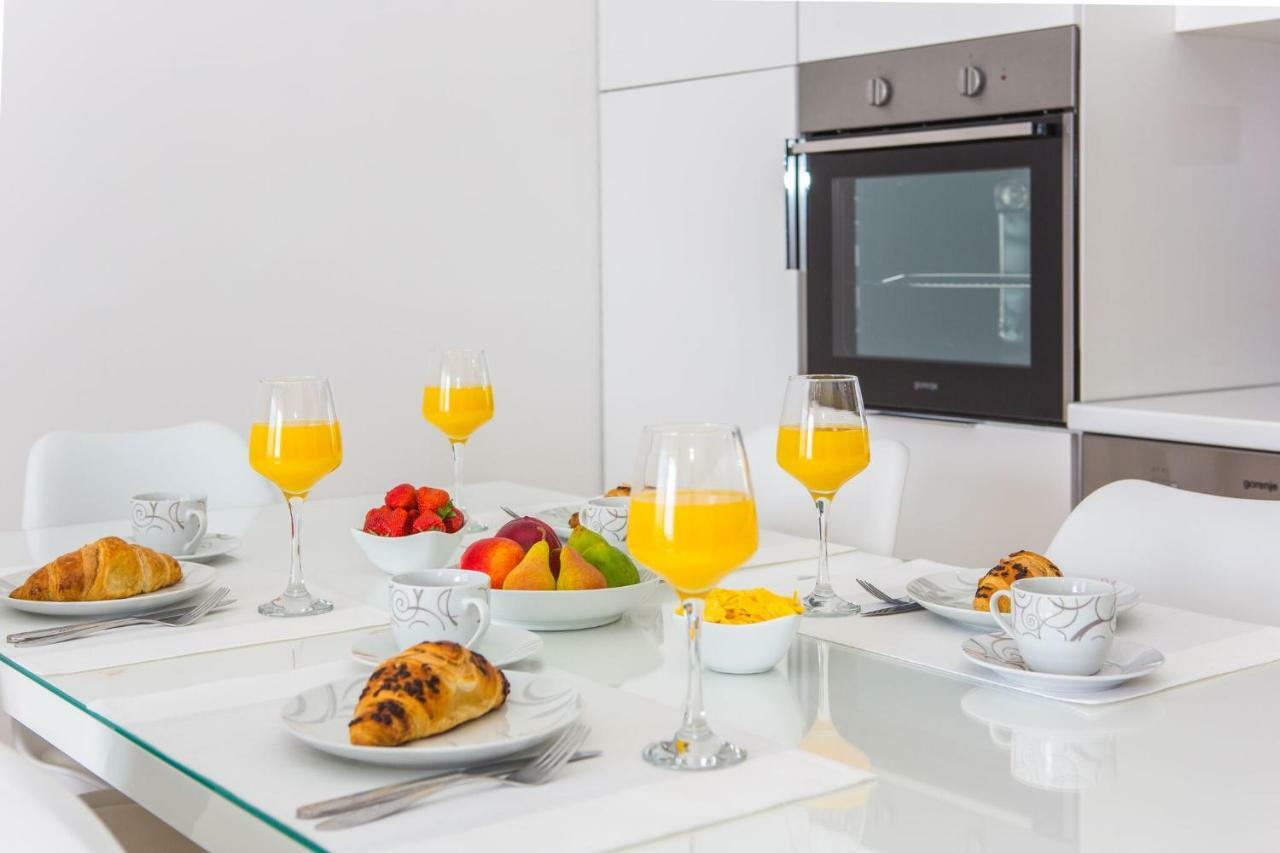 Apartmani Ana คาชเตลา ภายนอก รูปภาพ