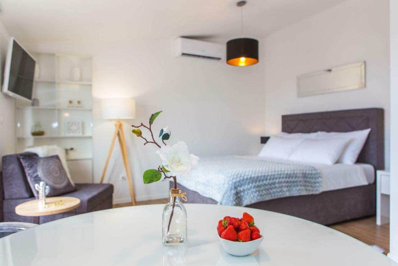 Apartmani Ana คาชเตลา ภายนอก รูปภาพ