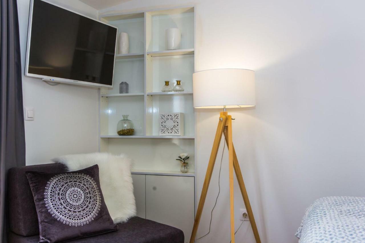 Apartmani Ana คาชเตลา ภายนอก รูปภาพ